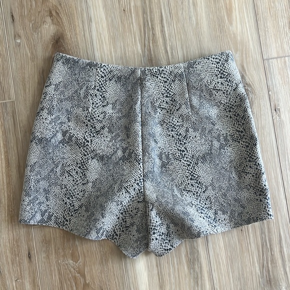 Zara snakeskin skort - Picture 3 of 3